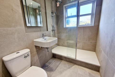 2 bedroom flat to rent, Tavistock Road, Yiewsley UB7