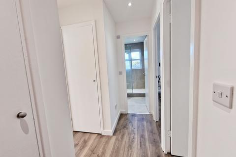 2 bedroom flat to rent, Tavistock Road, Yiewsley UB7
