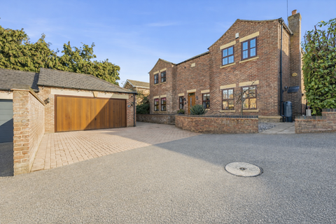 4 bedroom detached house for sale, Main Road, Nottingham NG15