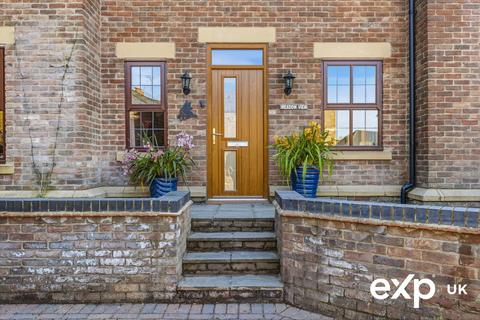 4 bedroom detached house for sale, Main Road, Nottingham NG15
