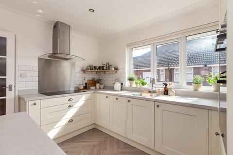 3 bedroom semi-detached bungalow for sale, Kilgrimol Gardens, Lytham St. Annes, FY8