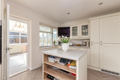 3 bedroom semi-detached bungalow for sale, Kilgrimol Gardens, Lytham St. Annes, FY8