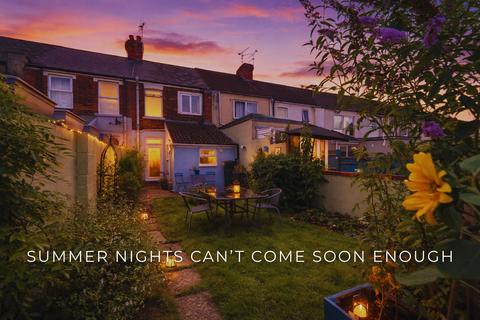 2 bedroom terraced house for sale, Deburgh Street, Swindon SN2