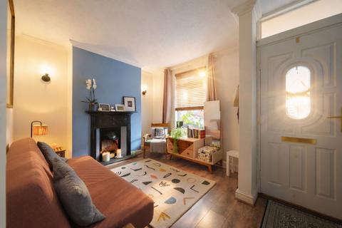 2 bedroom terraced house for sale, Deburgh Street, Swindon SN2
