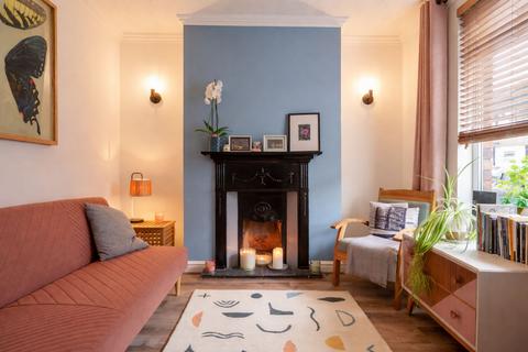 2 bedroom terraced house for sale, Deburgh Street, Swindon SN2