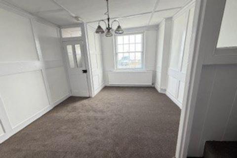 3 bedroom terraced house to rent, Beach Street, Deal, Kent, CT14