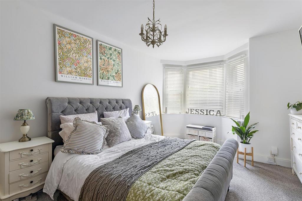 Bed 1.jpg