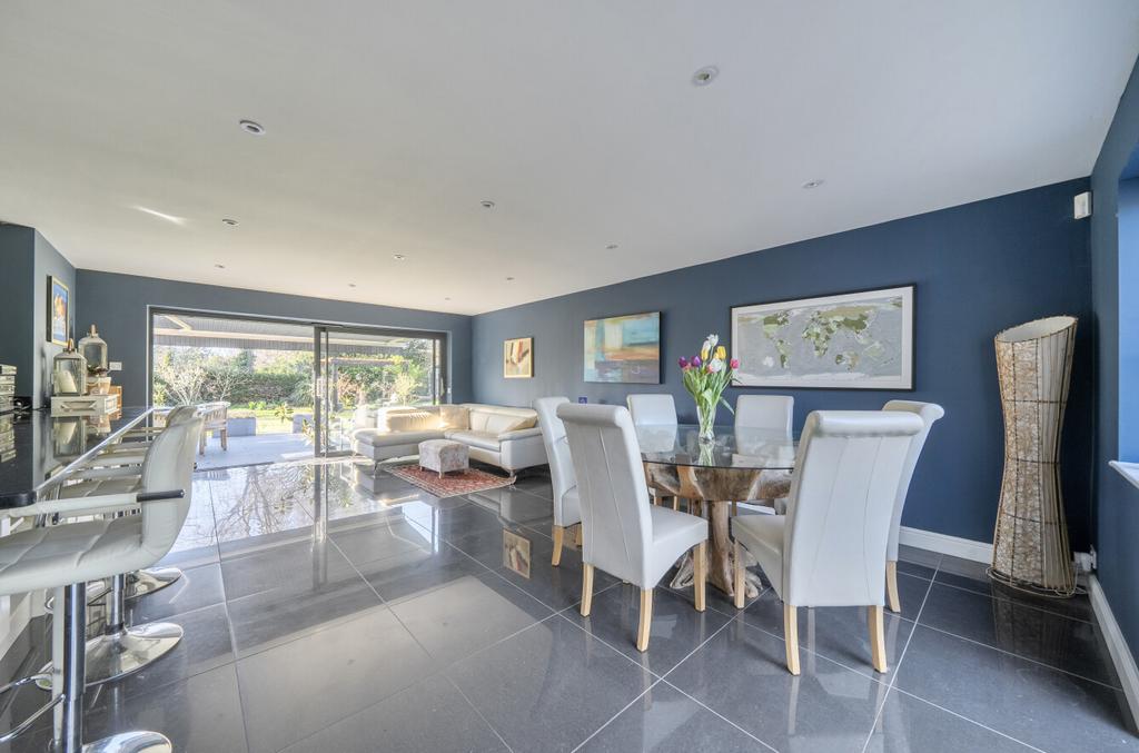Kitchen/Dining
