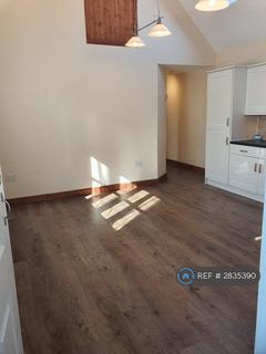 2 bedroom flat to rent, Hedley Court, Sittingbourne, ME10