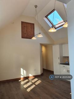 2 bedroom flat to rent, Hedley Court, Sittingbourne, ME10