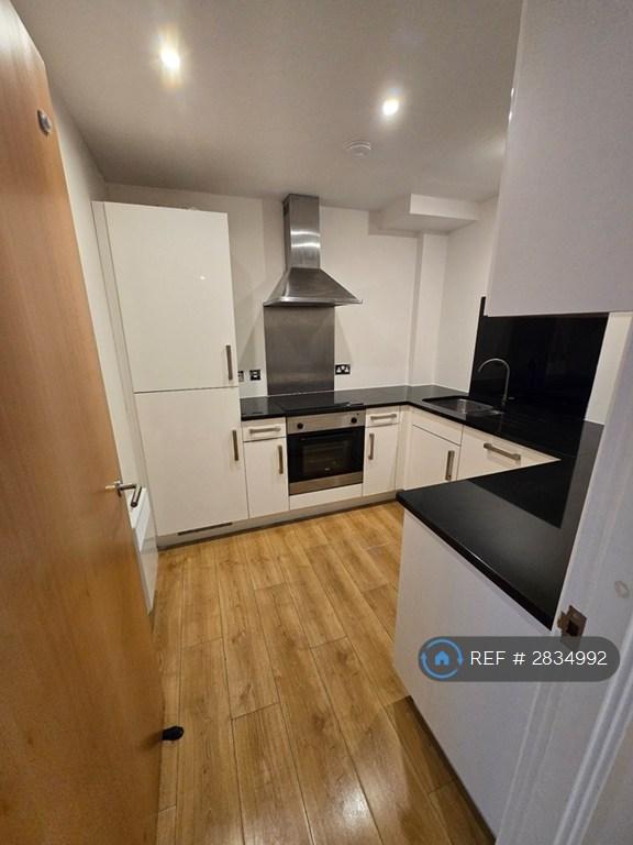 Fully Fitted Kitchen
