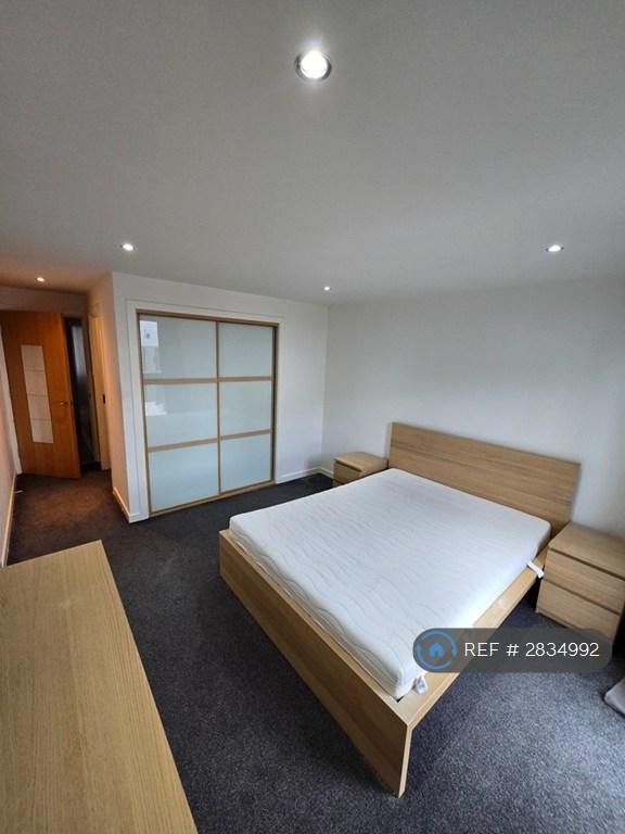 Main Double Bedroom With Ensuite Shower And Toliet