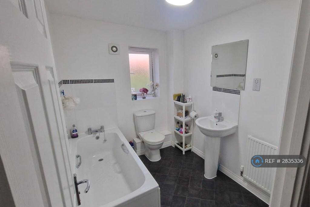 Bathroom 2 - 1st Floor Landing