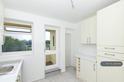 2 bedroom flat to rent, New Road, Liverpool, L13