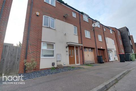 4 bedroom semi-detached house to rent, Lavender Hill, Broughton