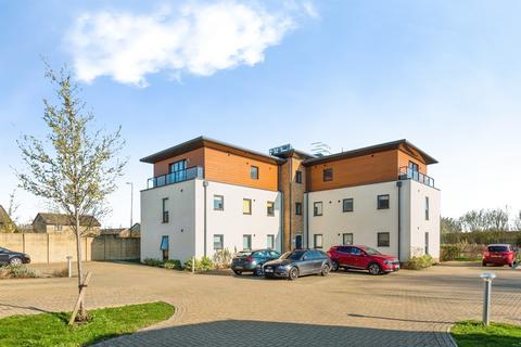 2 bedroom flat for sale, Guild Close, Witney