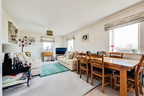 2 bedroom flat for sale, Guild Close, Witney