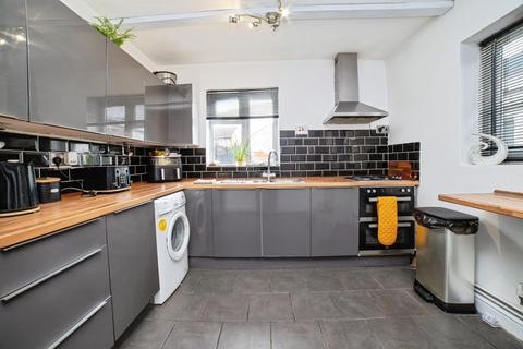2 bedroom semi-detached house for sale, Byron Avenue, SUTTON-IN-ASHFIELD, Nottinghamshire, NG17