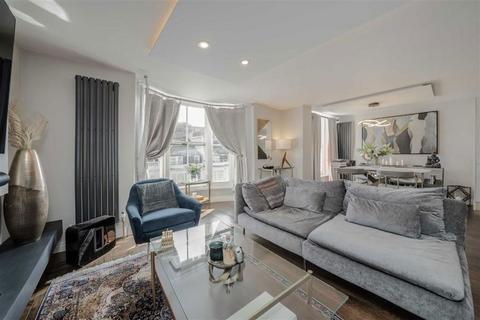 2 bedroom flat to rent, Gloucester Terrace, London W2