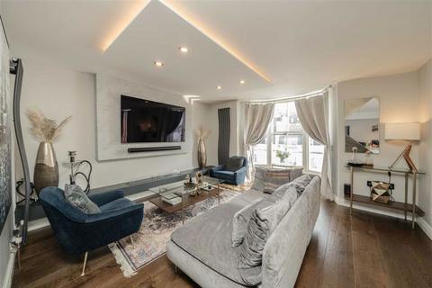 2 bedroom flat to rent, Gloucester Terrace, London W2