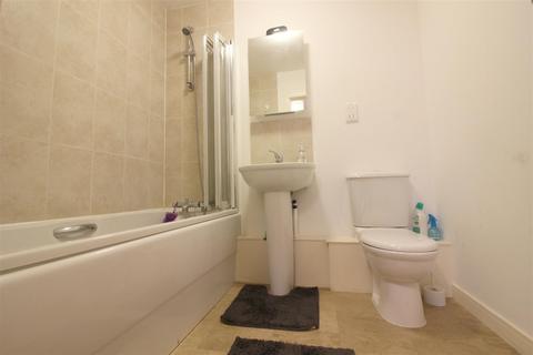 undefined, Turnpike Court, Waltham Cross, EN8