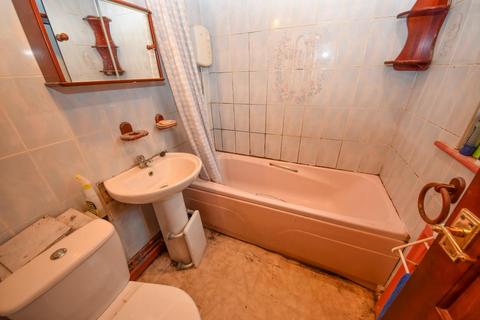 3 bedroom semi-detached house for sale, Almond Grove, Worsley Hall, Wigan, WN5 9PE