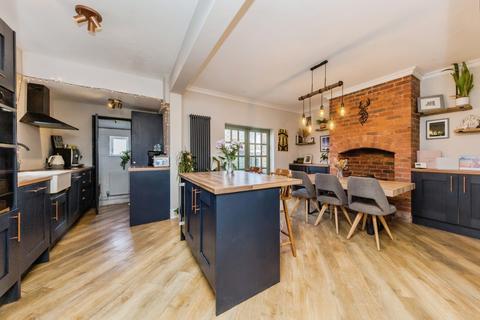 3 bedroom semi-detached house for sale, Middlewich Road, Northwich CW9