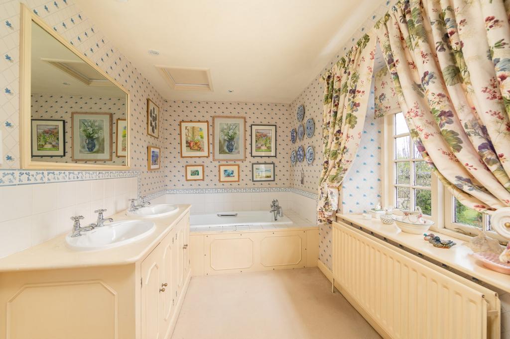 Ensuite Bathroom