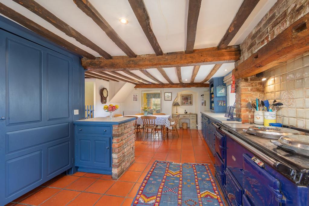 Kitchen/B'fast Room