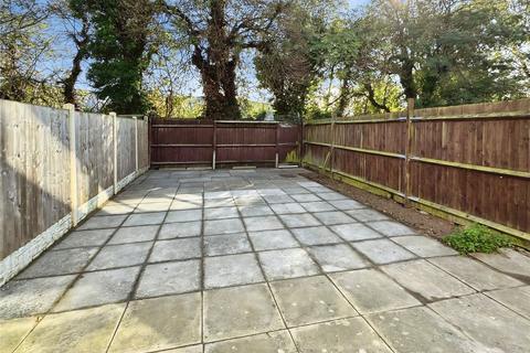 3 bedroom terraced house to rent, Larchwood Road, Coventry CV7