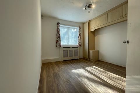 1 bedroom flat to rent, Chiswick High Road, London W4
