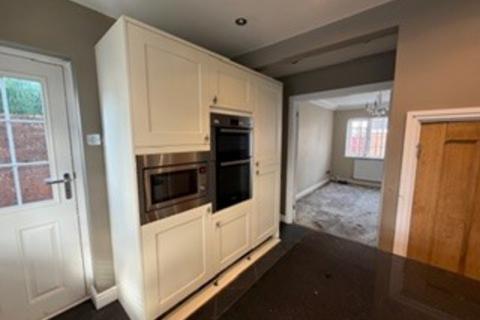 3 bedroom semi-detached house to rent, Hadcroft Grange, STOURBRIDGE