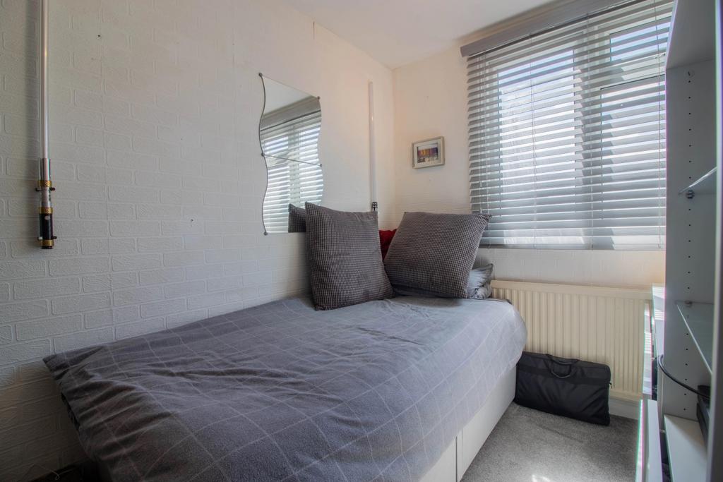 805466 - bed 3
