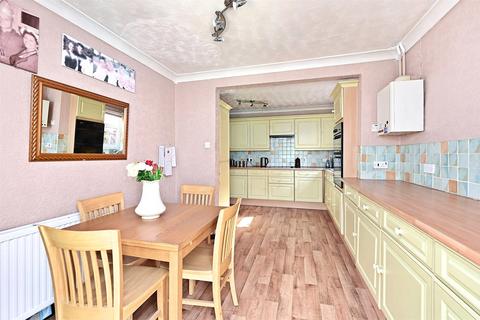 4 bedroom detached house for sale, Prospect Road, Hampshire GU14
