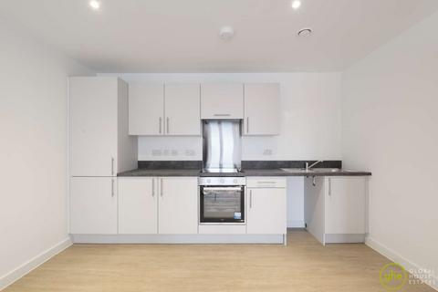 2 bedroom flat to rent, Grant Court, Salford, Manchester