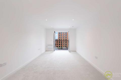 2 bedroom flat to rent, Grant Court, Salford, Manchester
