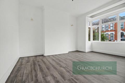 3 bedroom terraced house to rent, The Avenue, Tottenham N17