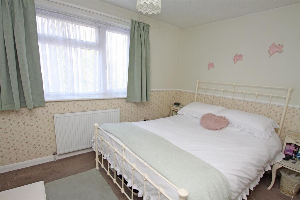 Bedroom 1.jpg