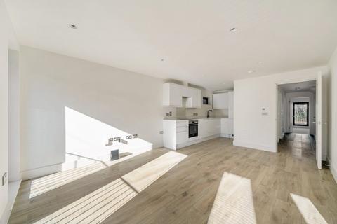 2 bedroom property to rent, Boundaries Road, London, SW12