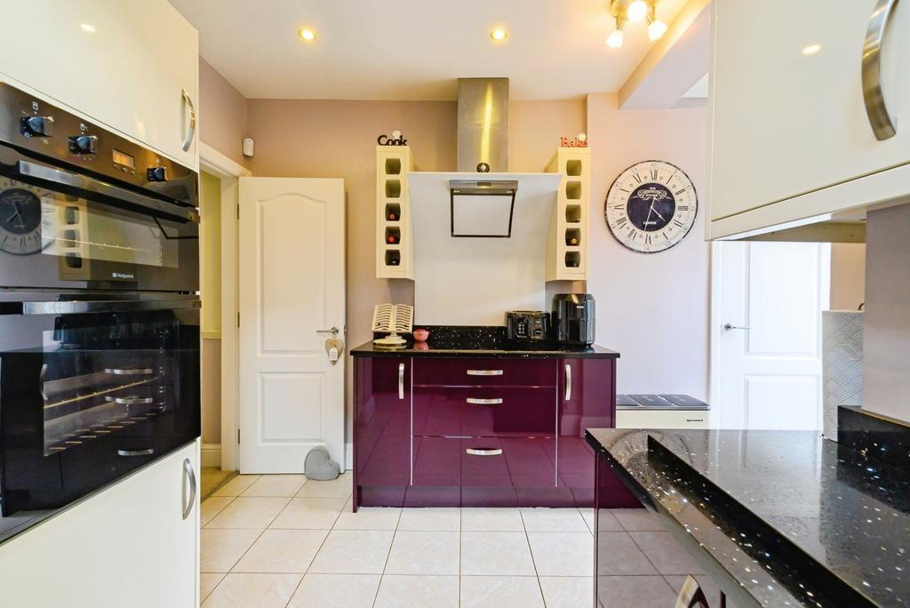 Fitted Kitchen