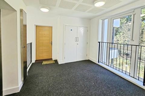 2 bedroom apartment for sale, Ashton Lane, Dursley