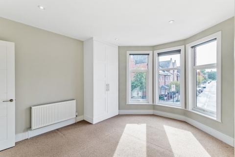 4 bedroom maisonette to rent, Burnbury Road, London, SW12