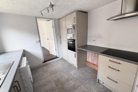 3 bedroom terraced house to rent, Estcourt Street, HULL