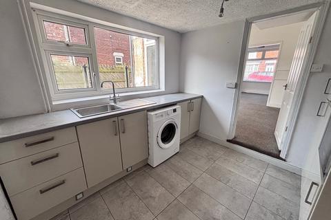 3 bedroom terraced house to rent, Estcourt Street, HULL