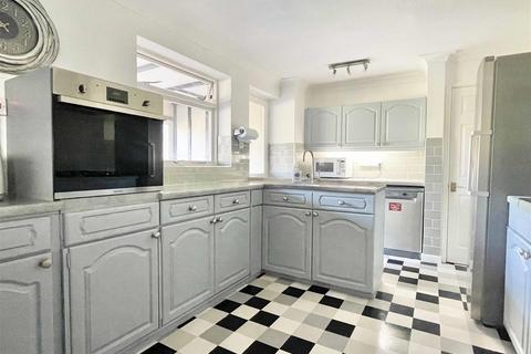 3 bedroom terraced house for sale, Uplands Drive, Springfield, Chelmsford