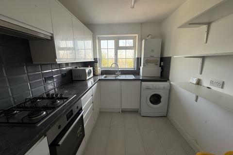 2 bedroom flat to rent, Greenford Avenue, London W7