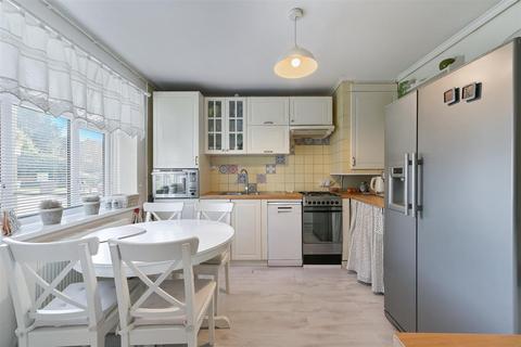 3 bedroom maisonette for sale, Frensham Drive, Putney Vale, SW15