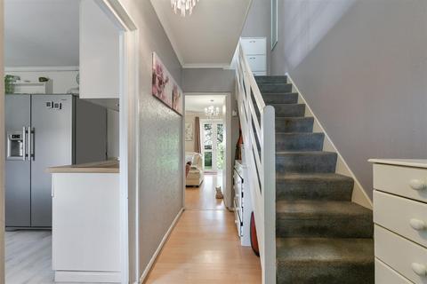3 bedroom maisonette for sale, Frensham Drive, Putney Vale, SW15