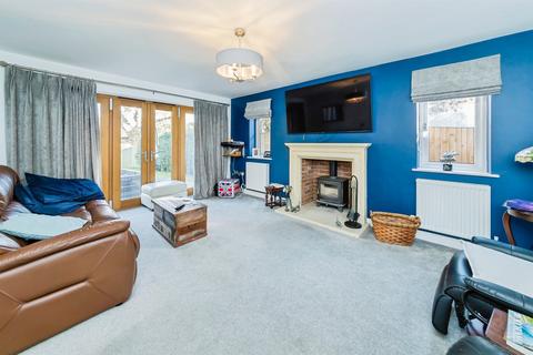 4 bedroom detached house for sale, London Road, BURGESS HILL