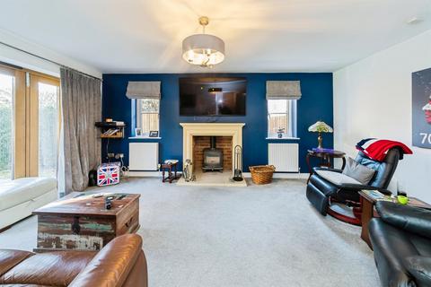 4 bedroom detached house for sale, London Road, BURGESS HILL